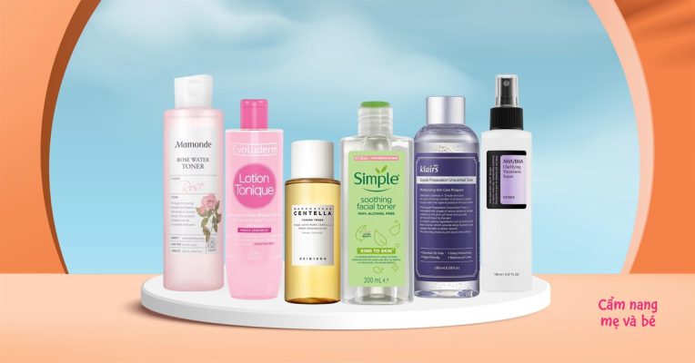 Bộ sưu tập các dòng toner và nước hoa hồng phổ biến từ các thương hiệu nổi tiếng như Mamonde, Evoluderm, Skin1004, Simple, Klairs và Cosrx. Hình ảnh cung cấp cái nhìn tổng quan về các sản phẩm chăm sóc da dịu nhẹ, hỗ trợ cân bằng độ pH và làm sạch sâu, phù hợp cho nhiều loại da khác nhau trong cẩm nang chăm sóc sức khỏe và sắc đẹp